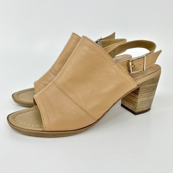 SOLD! Sophia Milano Italy Slingback Block Heel Sandals - Picture 2 of 10